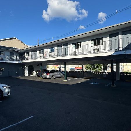 Essence Express Elizabeth Ewr Airport Hotel Exterior foto