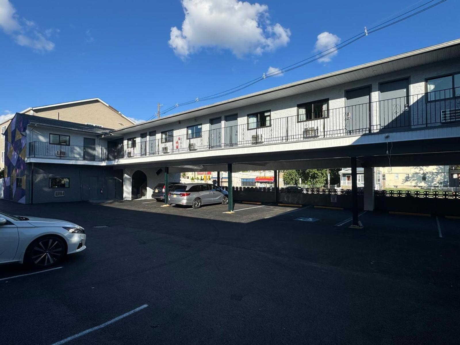 Essence Express Elizabeth Ewr Airport Hotel Exterior foto