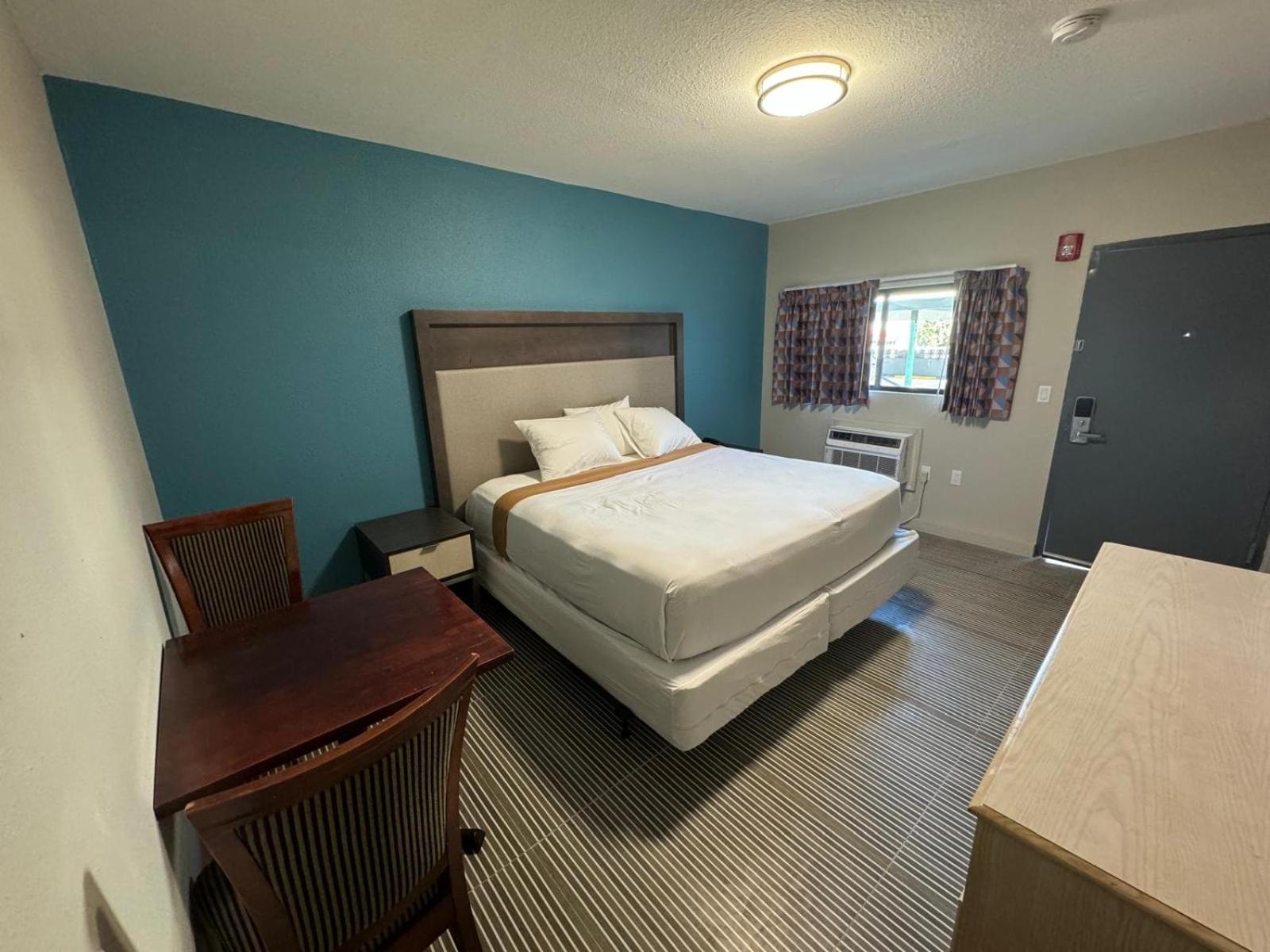 Essence Express Elizabeth Ewr Airport Hotel Exterior foto
