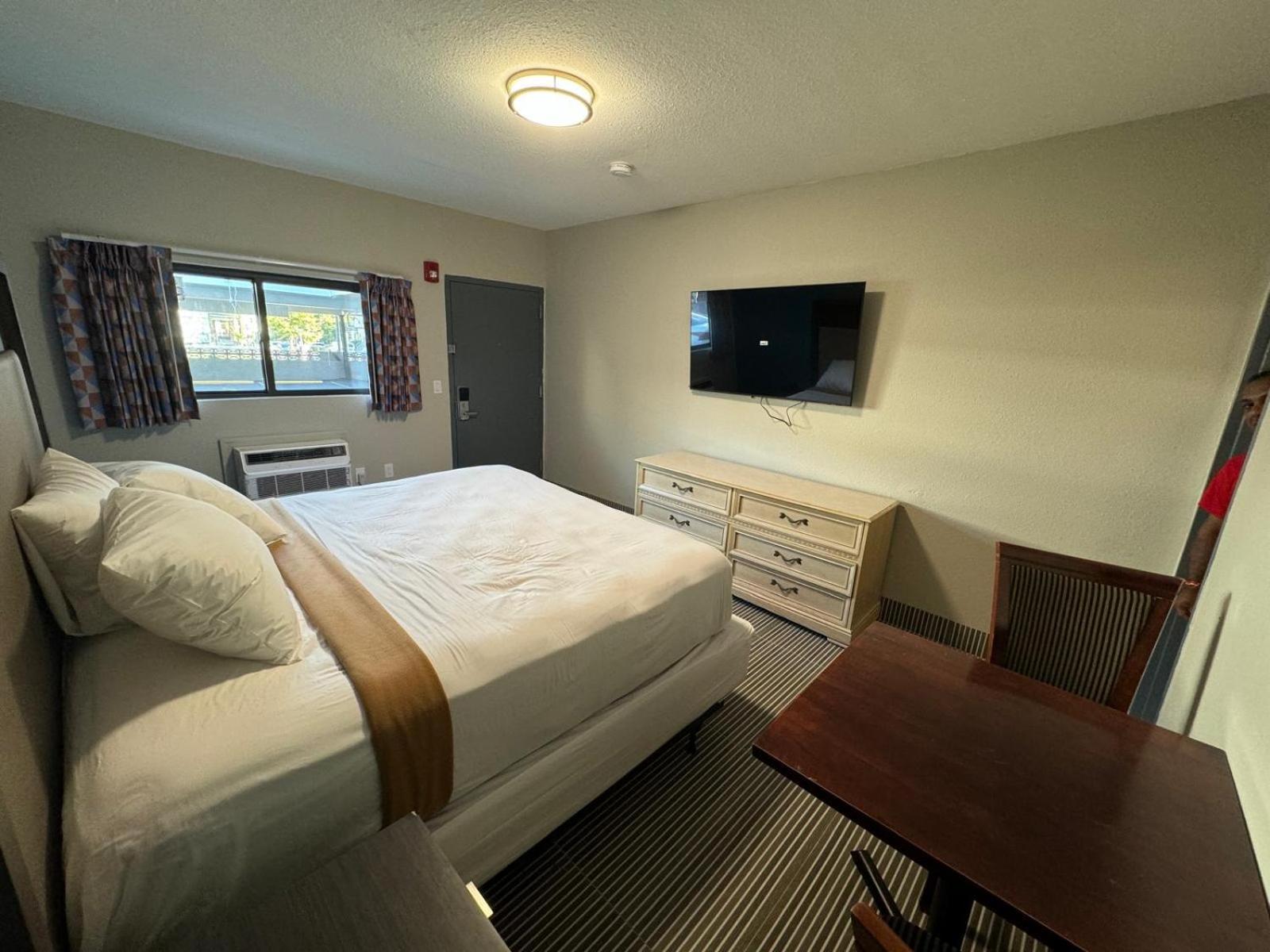 Essence Express Elizabeth Ewr Airport Hotel Exterior foto